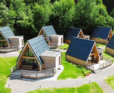 Chaletdorf im Sommer