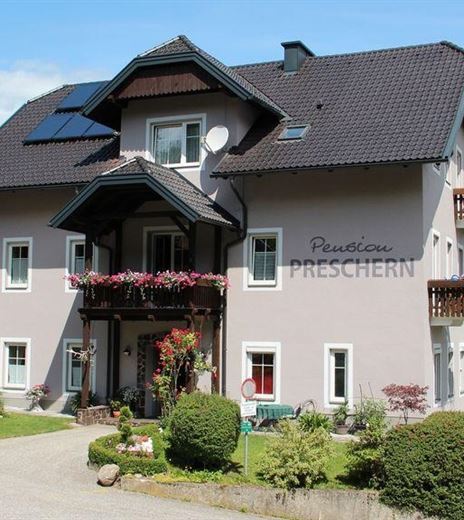 Aussenansicht im Sommer