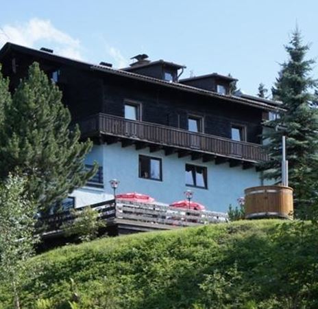 Aussenansicht im Winter, Blue Mountain Hotel
