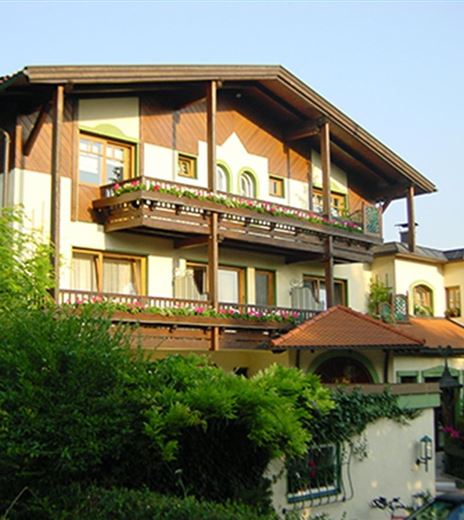 Dietrichsteinerhof_Aussen_Web